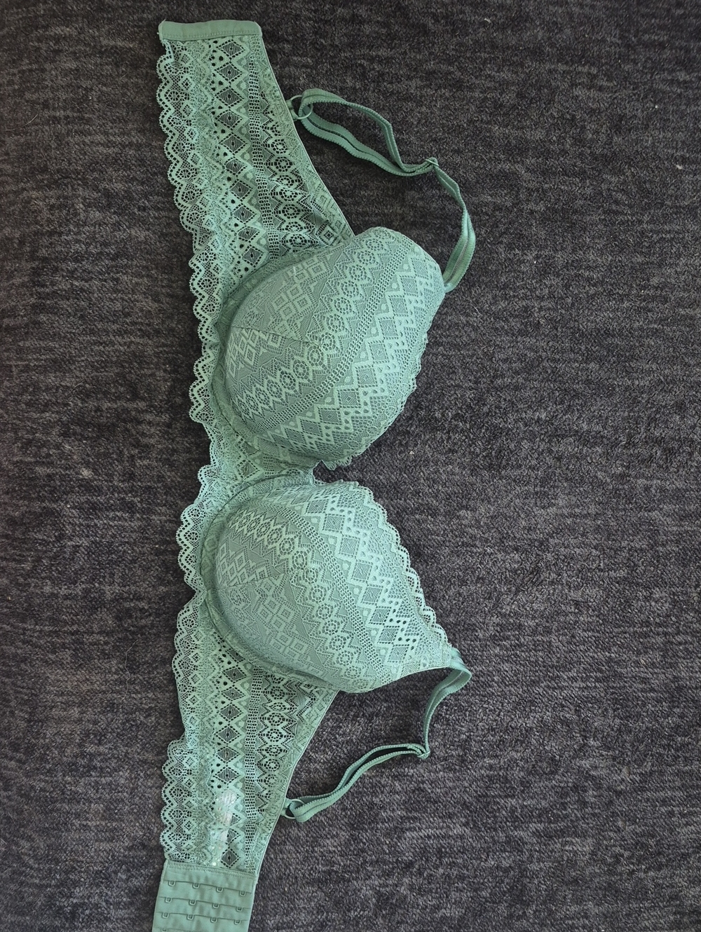 New Auden Lace Underwire Bra in Mint Green